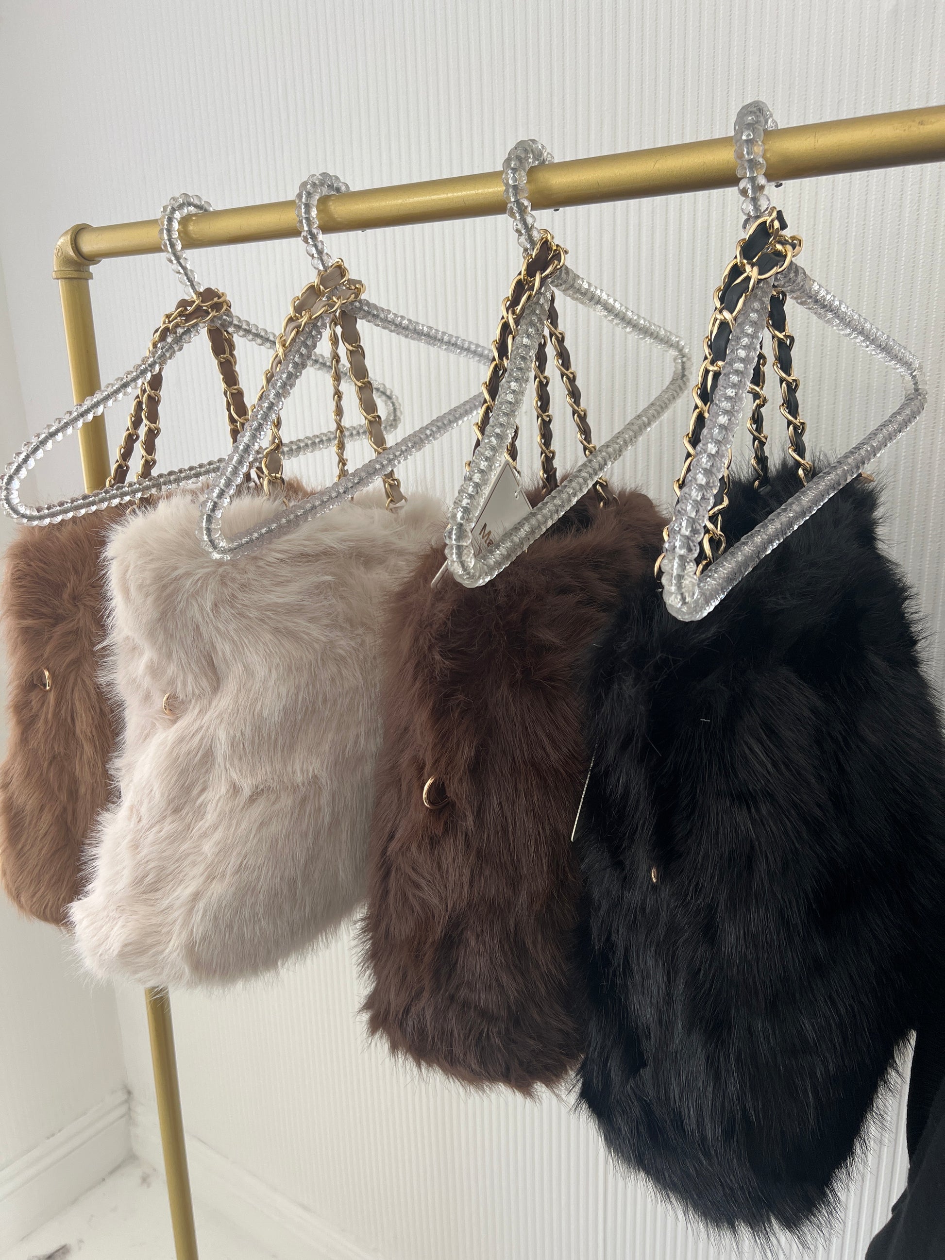 Nancy fur chain bag