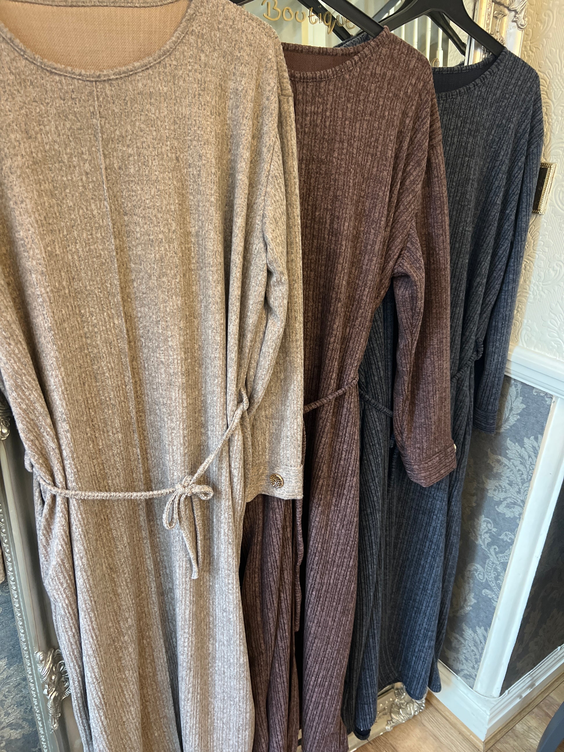 Jumper dress (Size 12- 22/24)