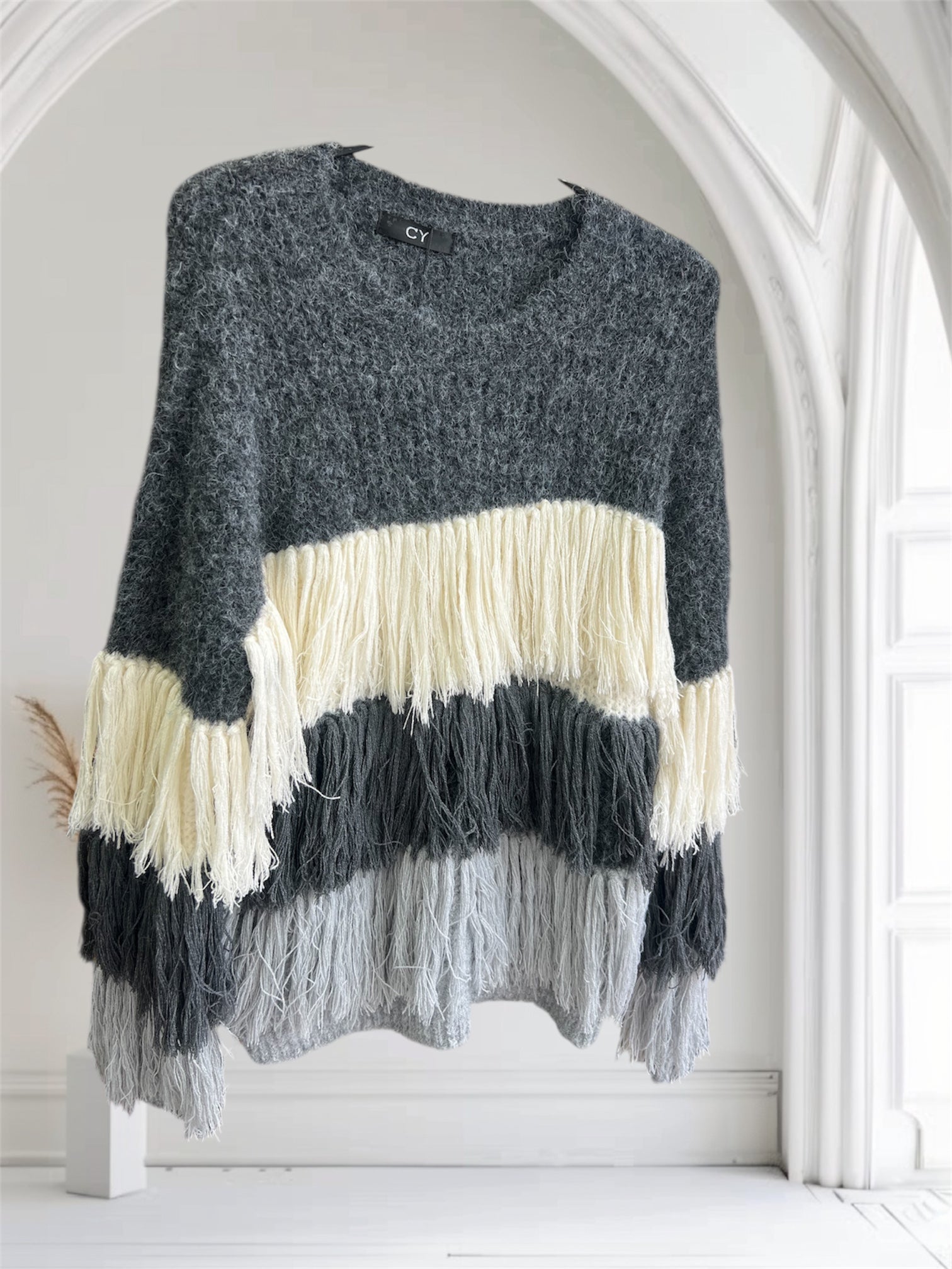 Grey contrast Tassle layer jumper (size 10-20)