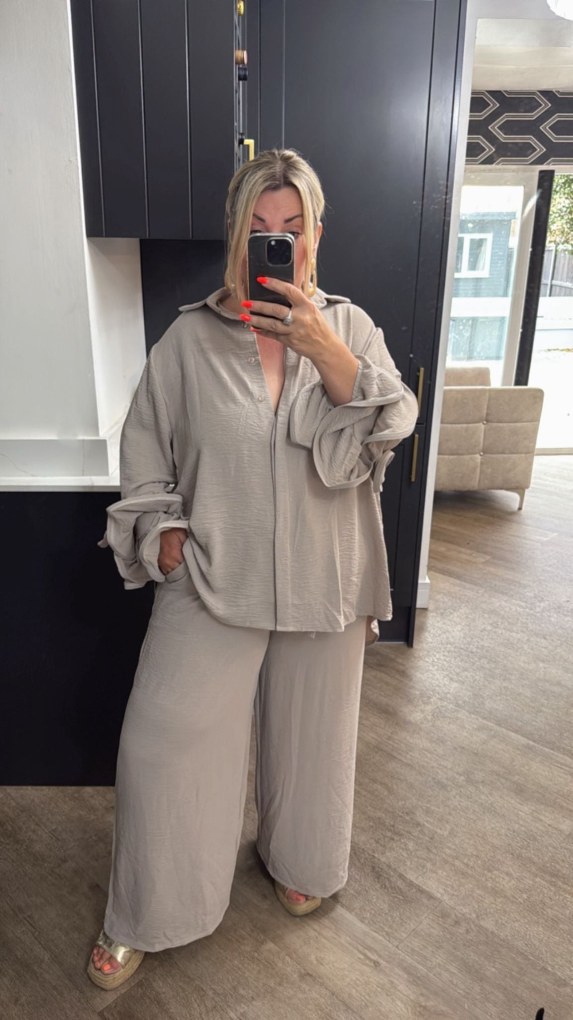 Wide sleeve two piece