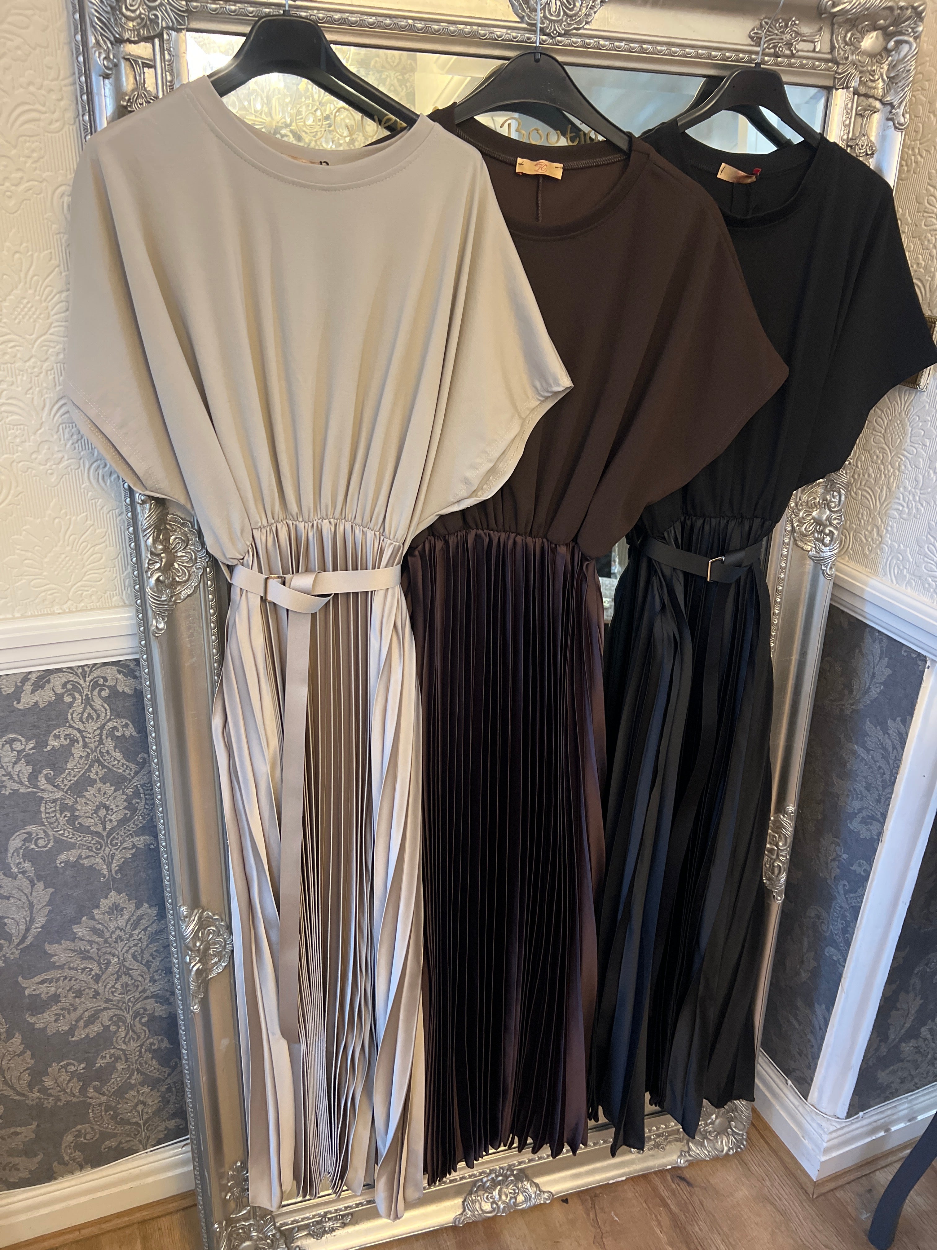 Stephanie dress (Size 12-24)￼