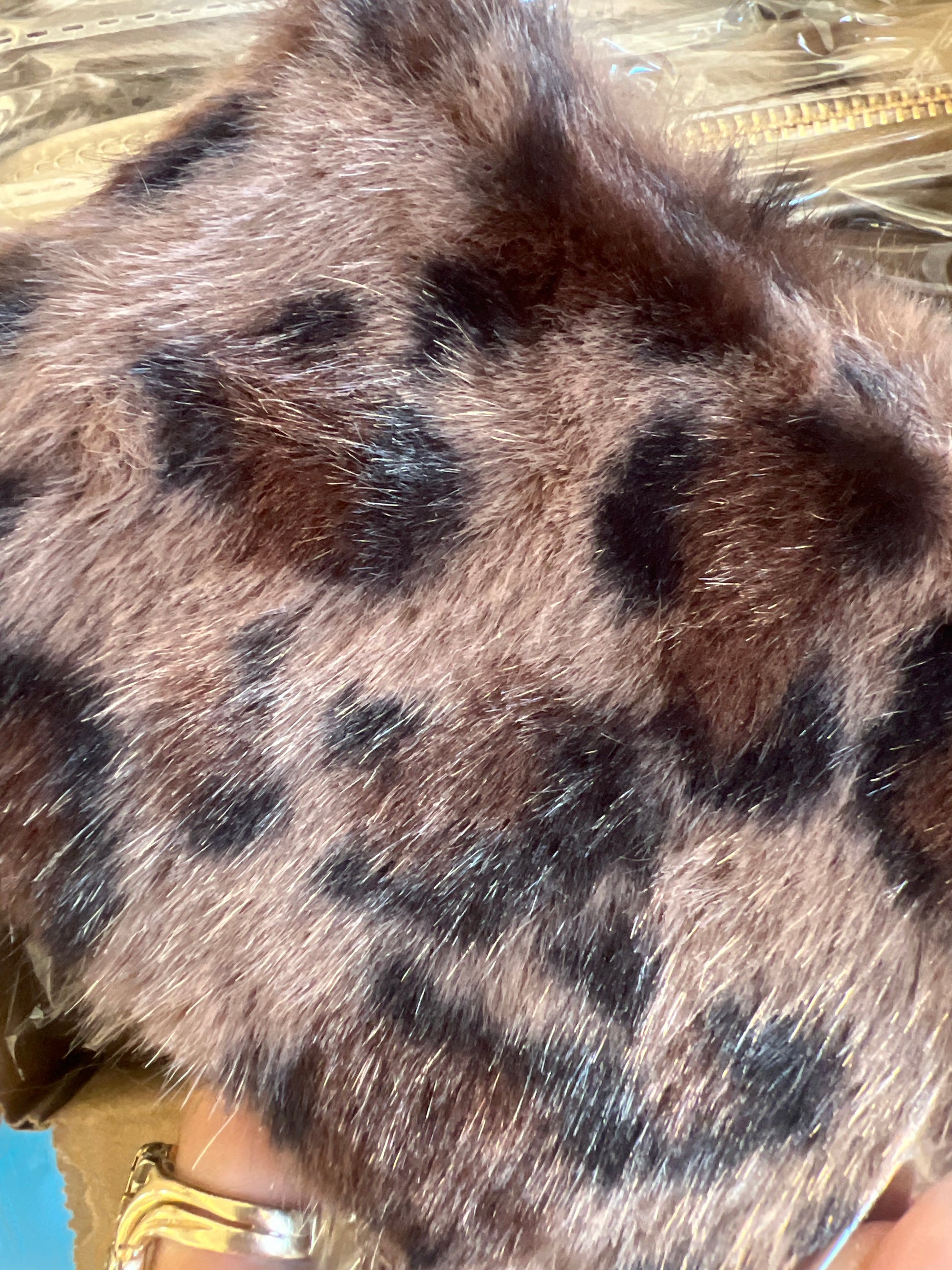 Fluffy leopard purse