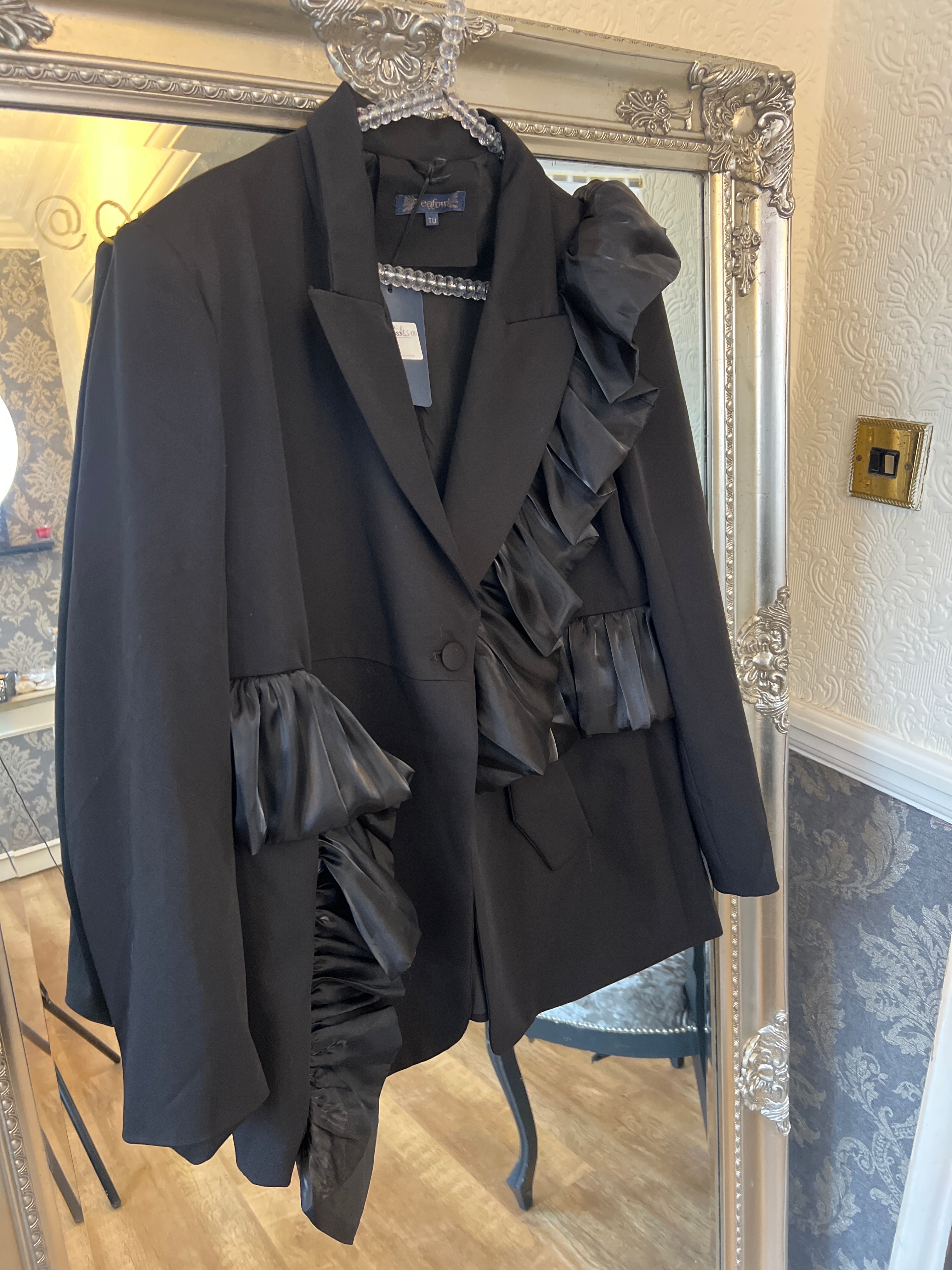 Black ruffle blazer (size 14-20)