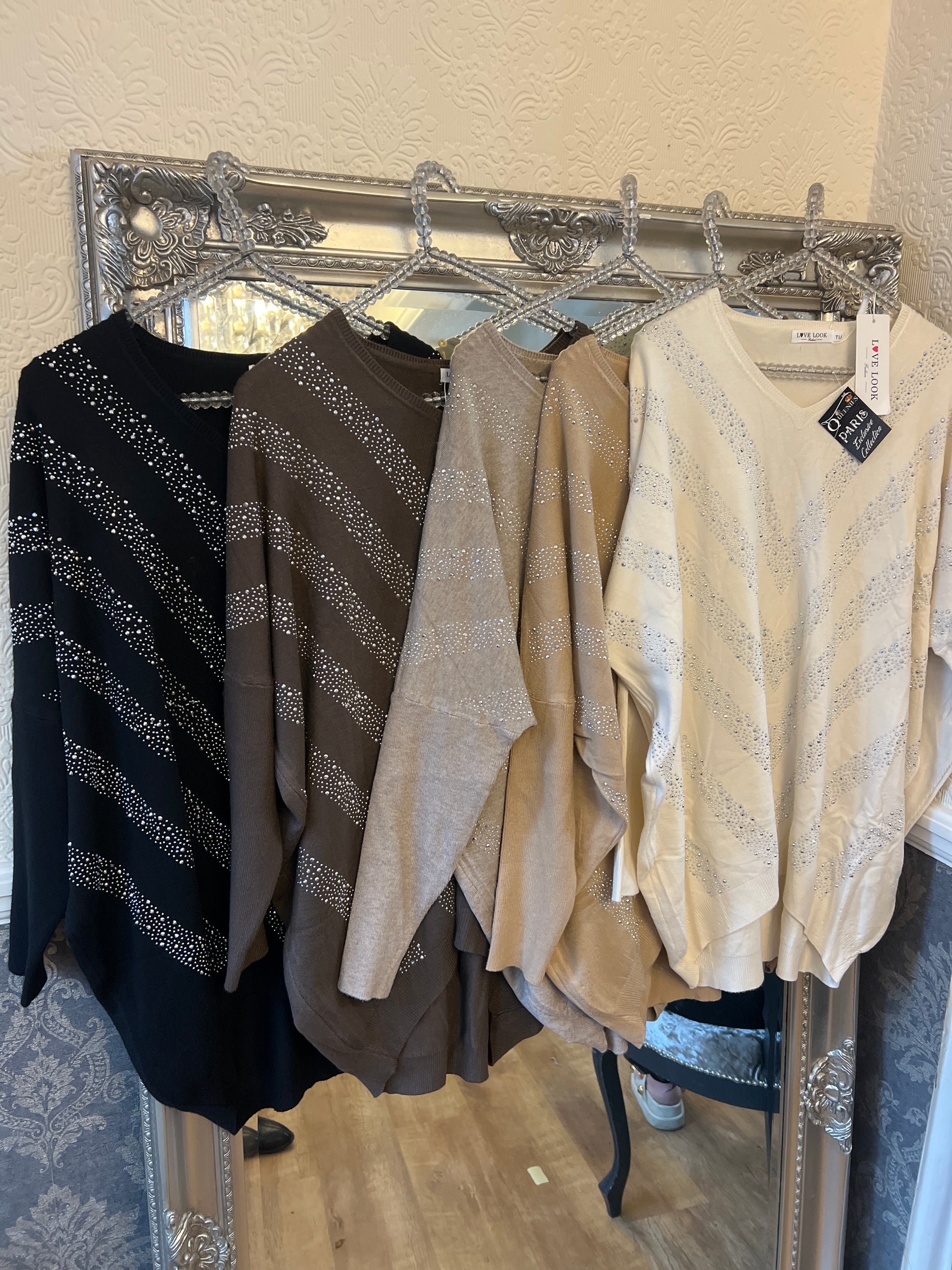 V neck diamante cozy jumper (Size 10-20)￼