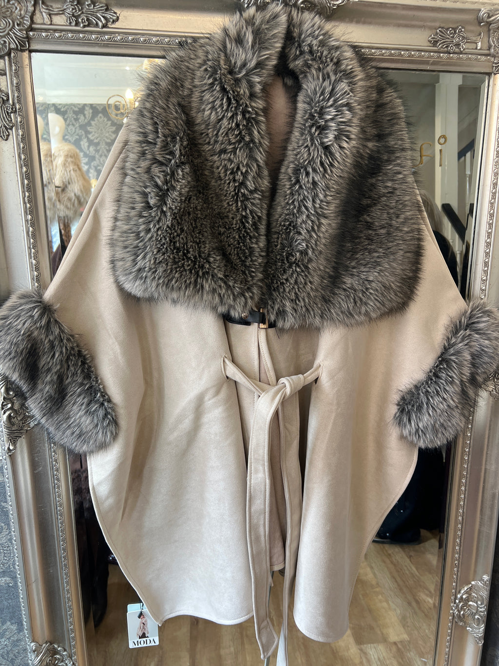 Alaska Fur gold buckle belted cape (one size fits all)