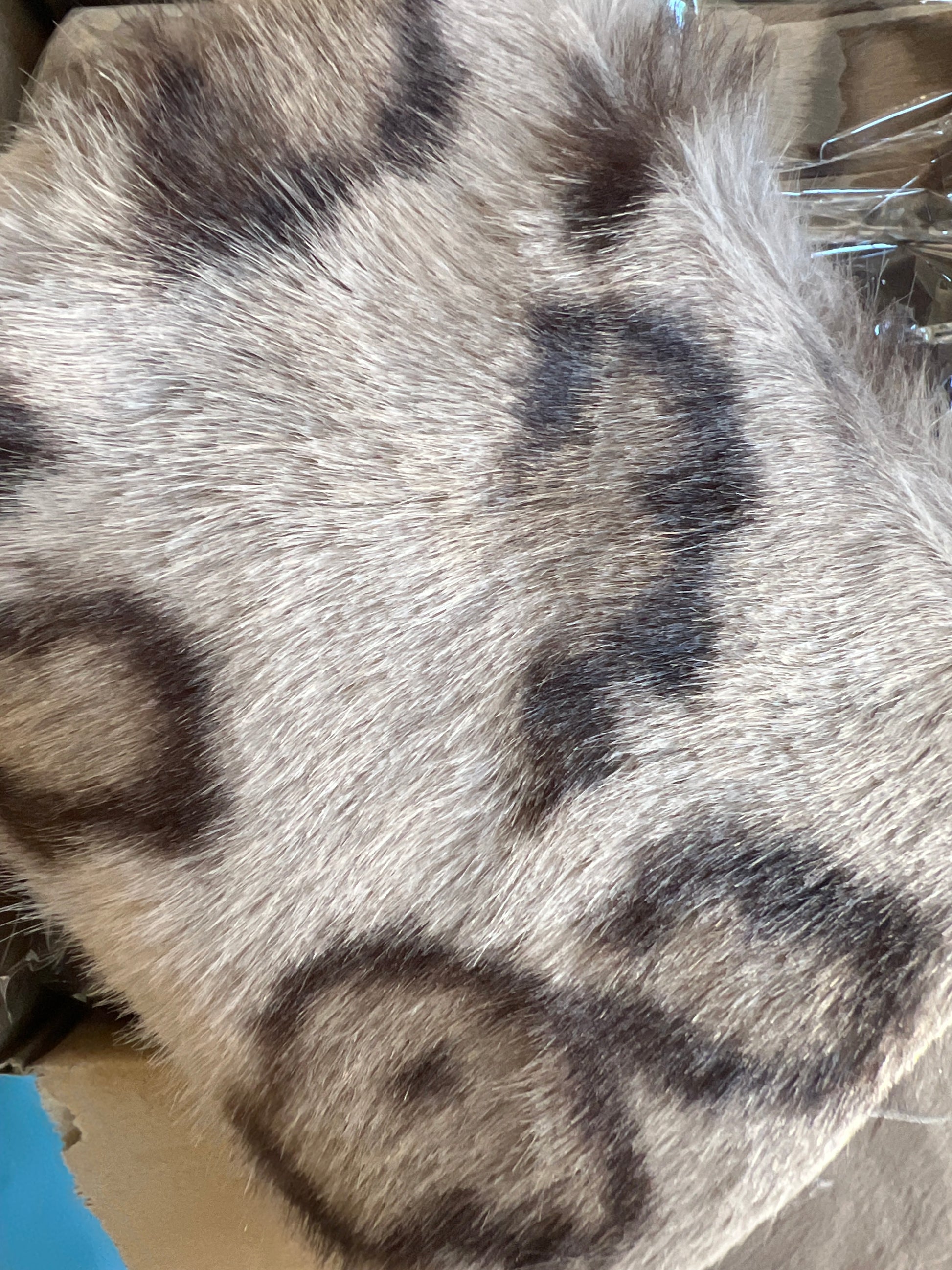 Fluffy leopard purse