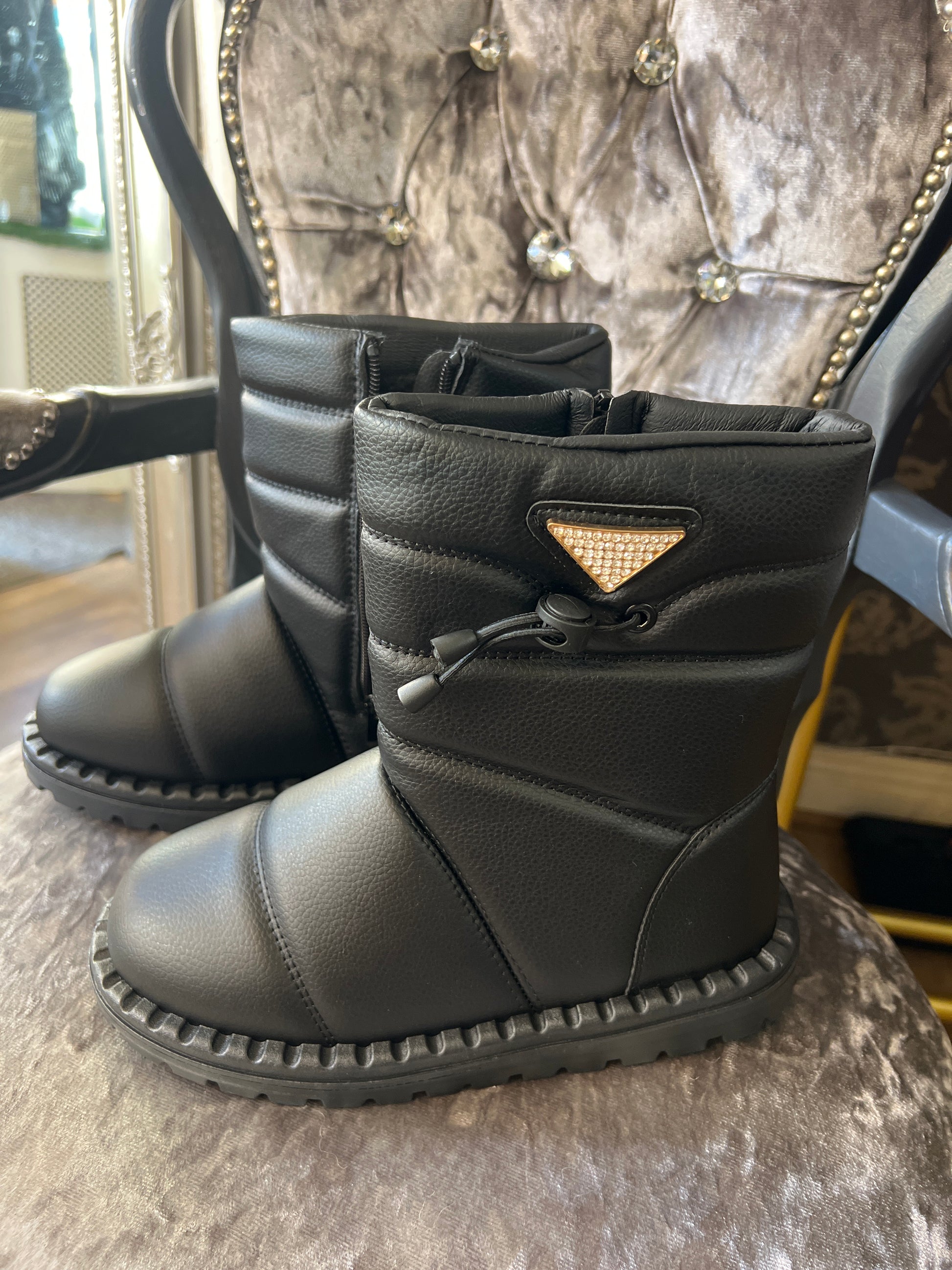 Black boots (Size 3 /36)