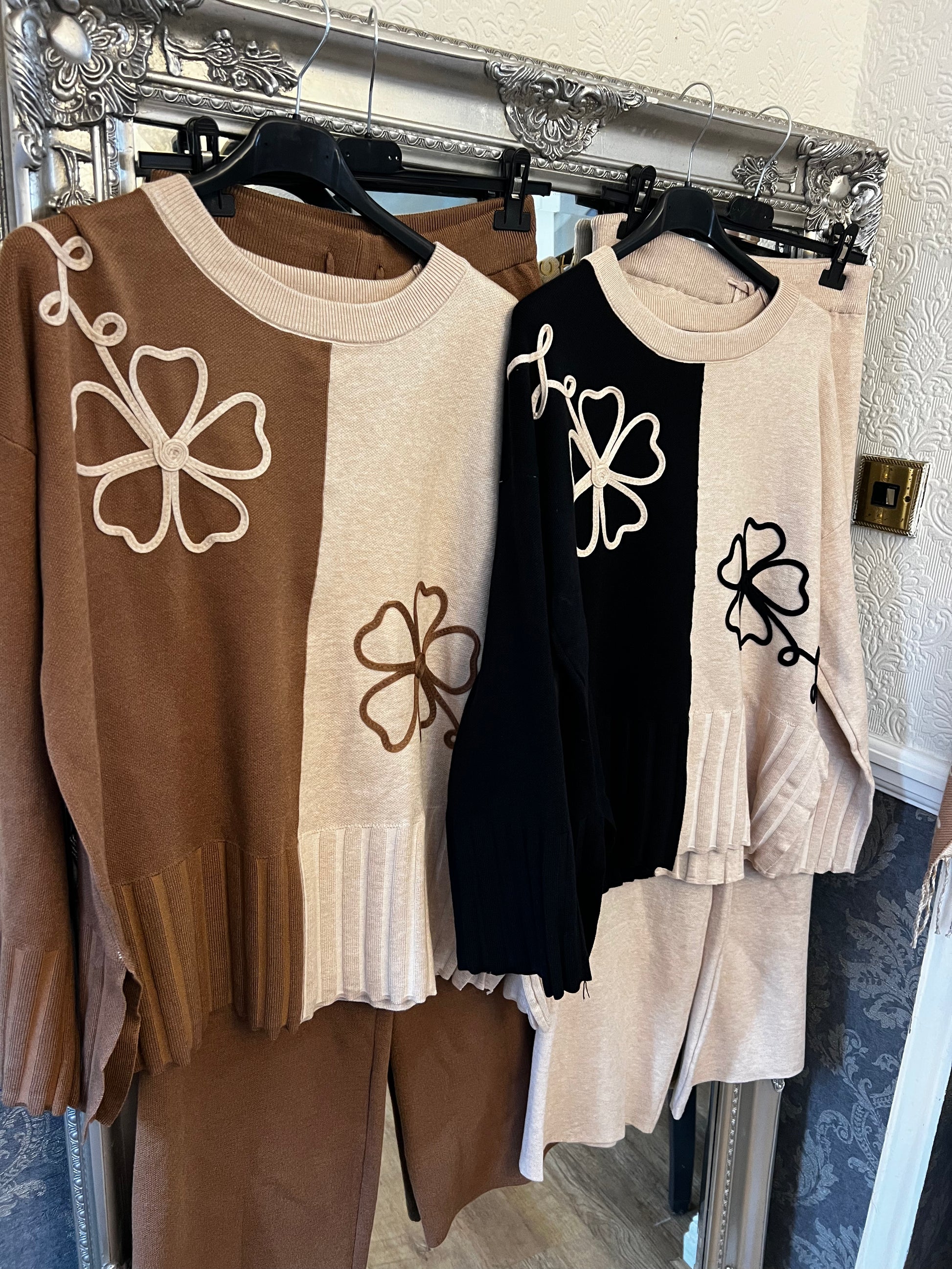 Flower contrast co ord (Size 10-20)