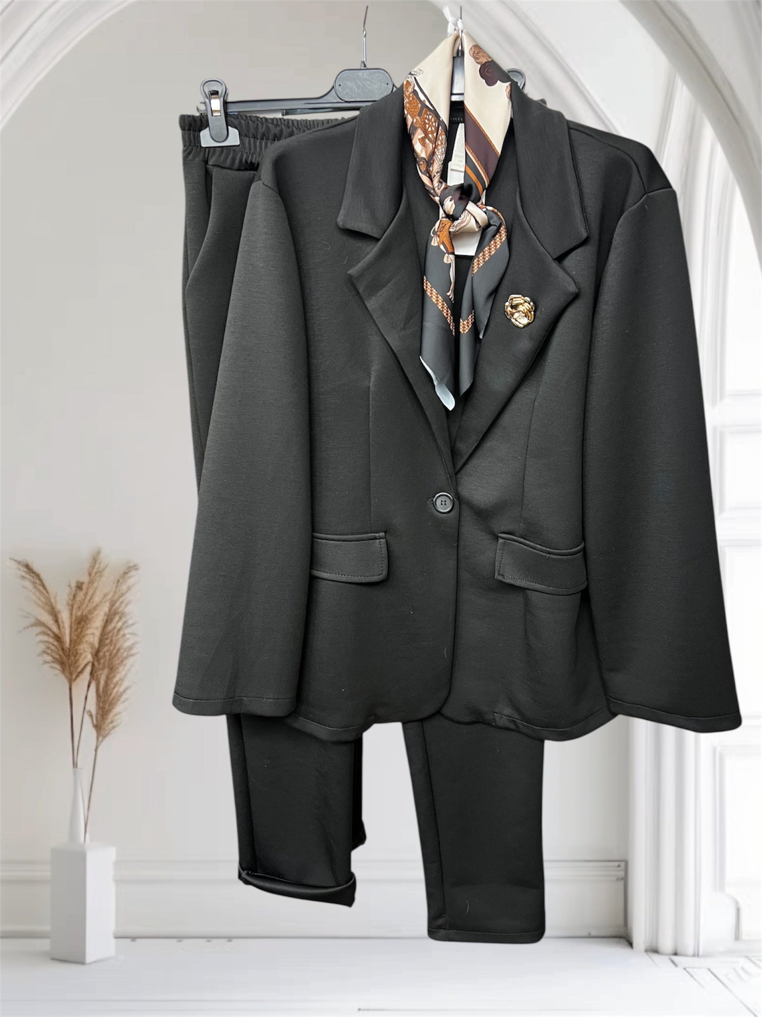 Blazer lounge set with broach and neck scarf (Size 8-14/16)